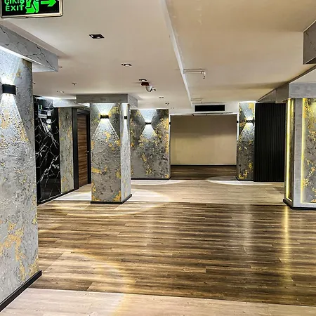Sera Center Hotel 4*