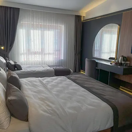 Hotel Sera Center 4*